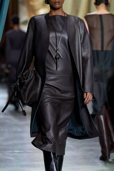 Look 90